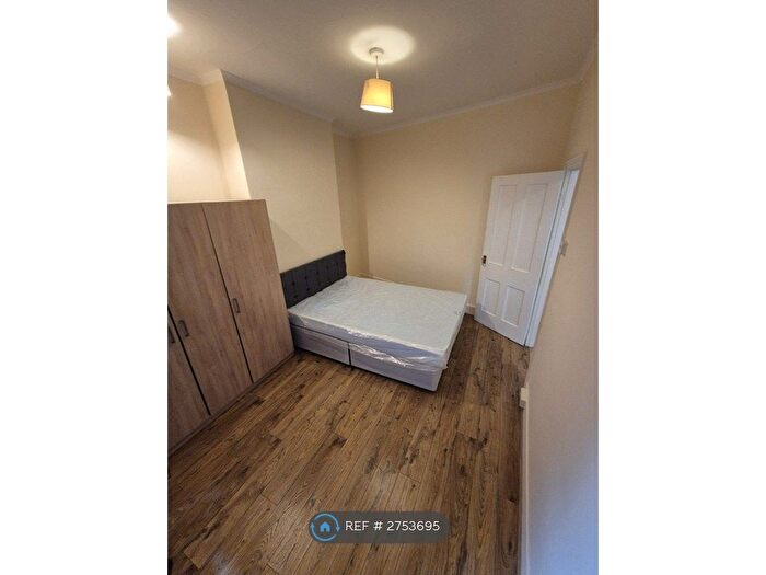 1 Bedroom Flat To Rent In Croydon Road, Beckenham, BR3