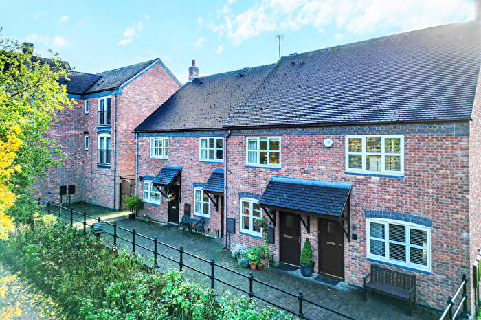 2 Bedroom Terraced House For Sale In Broom Lane, Dickens Heath, B90