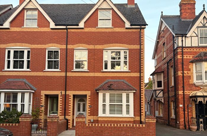 4 Bedroom Semi Detached House For Sale In Newbury Street, Wantage, OX12