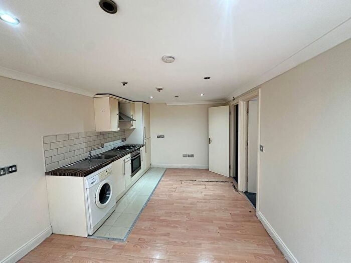 1 Bedroom Flat For Sale In Ashton Road, Luton, Bedfordshire, LU1