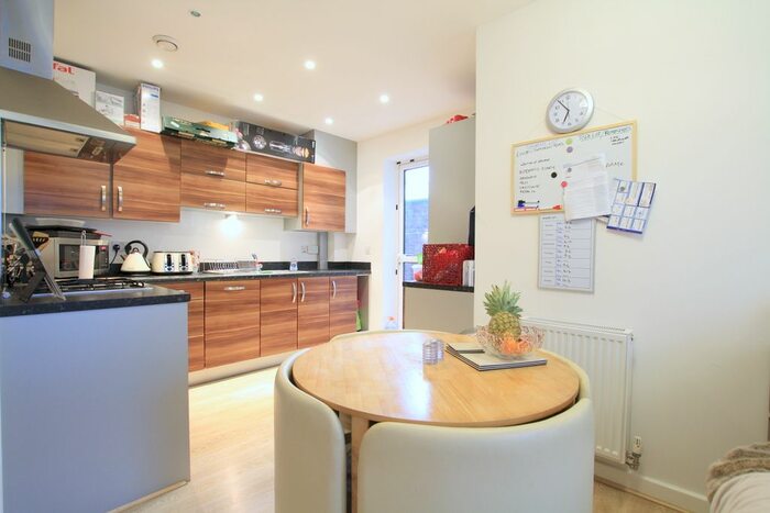 2 Bedroom Flat To Rent In Norstead Place, London, SW15