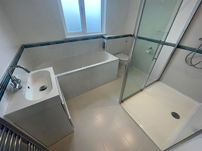 4 Bedroom House For Sale In Leigh Road, Wimborne, BH21
