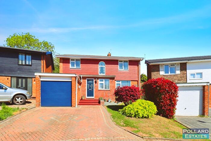 4 Bedroom Detached House For Sale In Queendown Avenue, Rainham, ME8