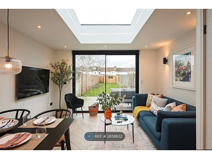 3 Bedroom Terraced House To Rent In Brougham Hayes, Bath, BA2