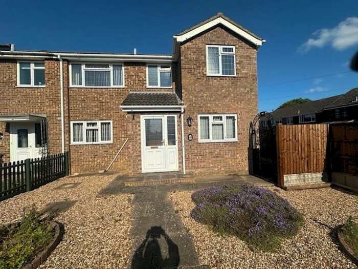 4 Bedroom End Of Terrace House To Rent In Foster Road, Wootton, MK43