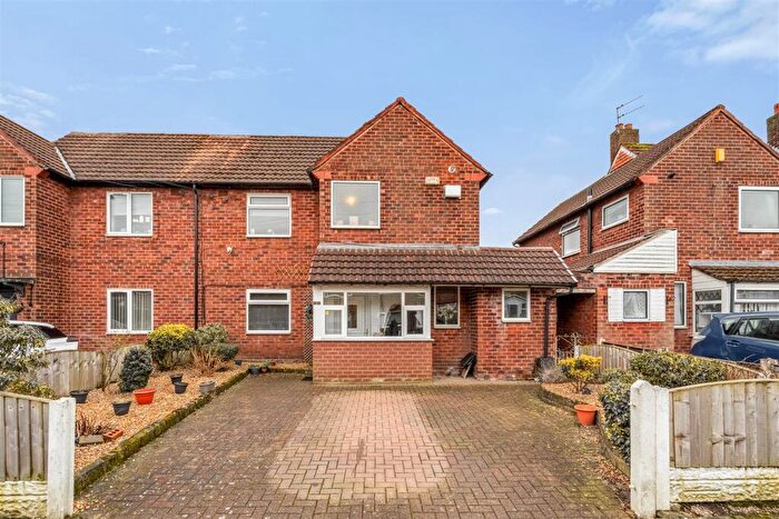 3 Bedroom Semi Detached House For Sale In Brixham Drive, Sale, M33