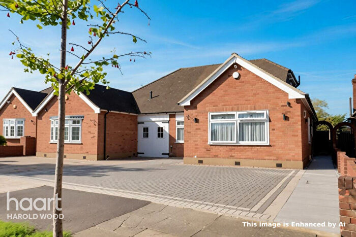 5 Bedroom Semi-Detached Bungalow For Sale In Newhall Drive, Harold Wood, RM3
