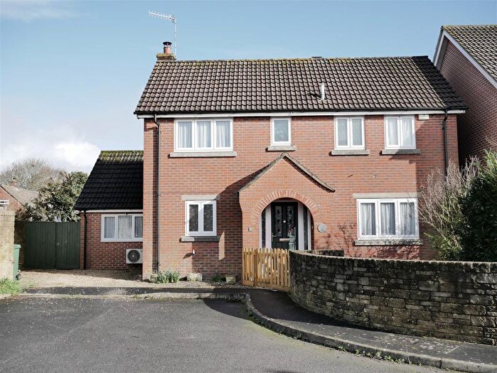4 Bedroom Detached House For Sale In Wessington Court, Calne, SN11