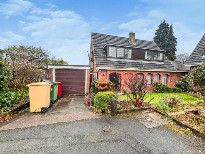 4 Bedroom Detached Bungalow For Sale In The Coppice, Bradshaw, Bolton, BL2