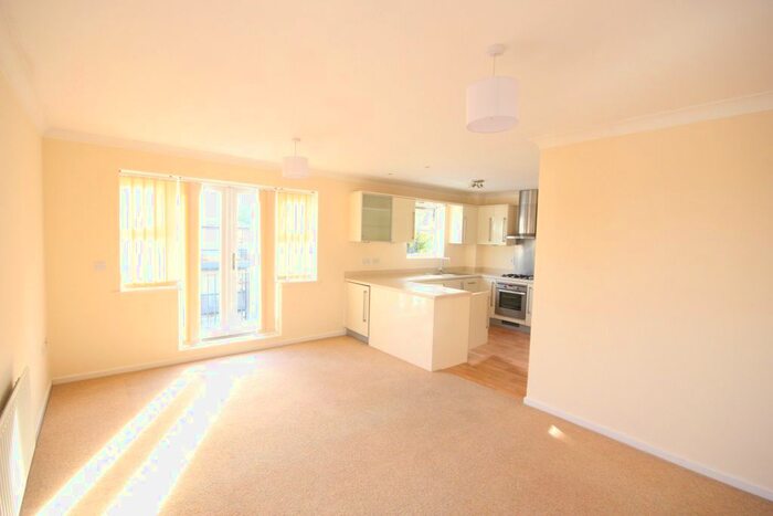 2 Bedroom Flat To Rent In Tonbridge Road, Maidstone, ME16