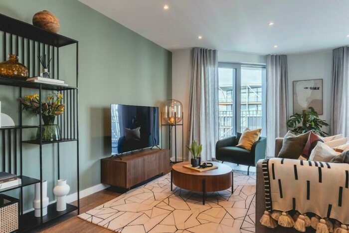 3 Bedroom Apartment To Rent In Nine Elms Lane, London, SW11