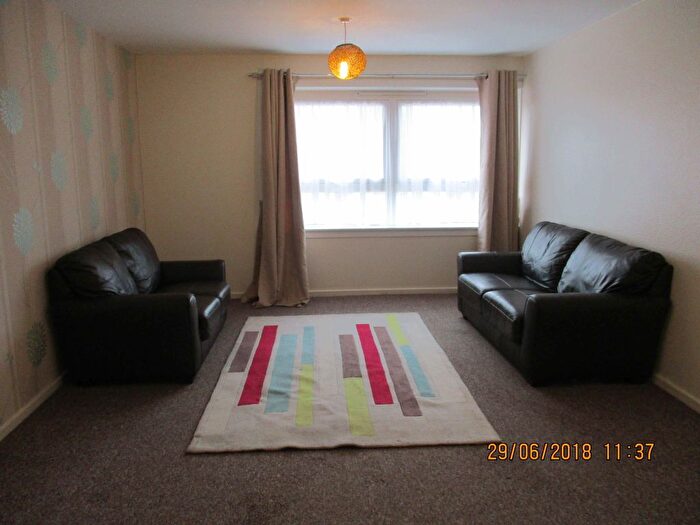 2 Bedroom Flat To Rent In Cairncry Court, Ground Floor Left, Aberdeen, AB16