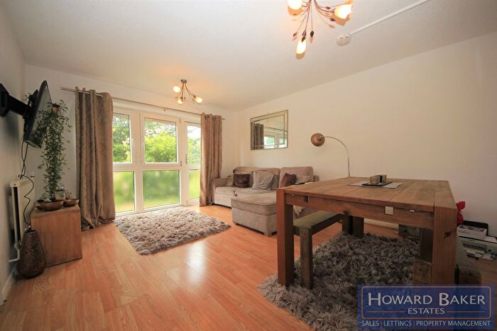 2 Bedroom Flat To Rent In Holden Road, Woodside Park, N12