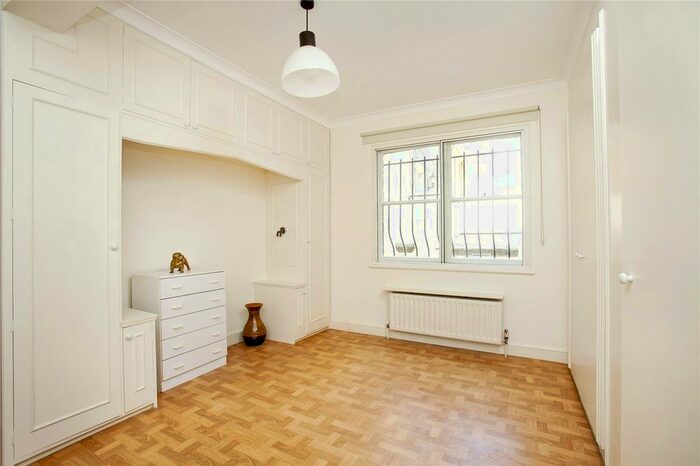 1 Bedroom Flat To Rent In Water Lane, Richmond, TW9