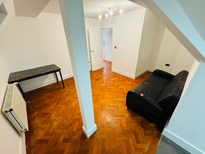 2 Bedroom Flat To Rent In Brighton Road, Purley, CR8