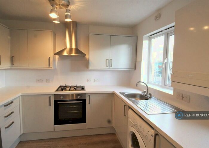 4 Bedroom Semi-Detached House To Rent In Stretford Road, Manchester, M15
