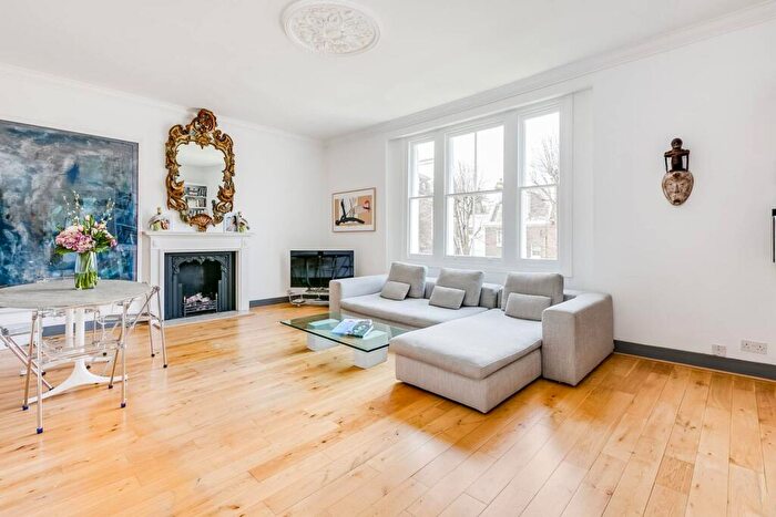 3 Bedroom Flat For Sale In Redcliffe Gardens, Chelsea, London, SW10