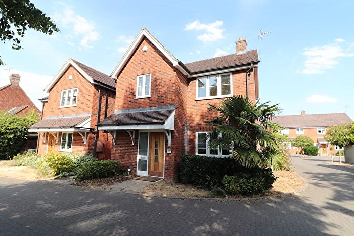 3 Bedroom Detached House For Sale In The Grove, Shephall Green, Stevenage, Hertfordshire, SG2