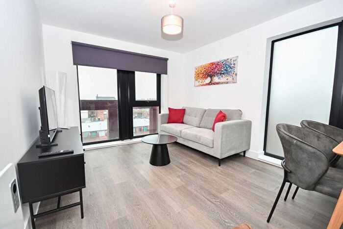 2 Bedroom Flat To Rent In Vauxhall, L3