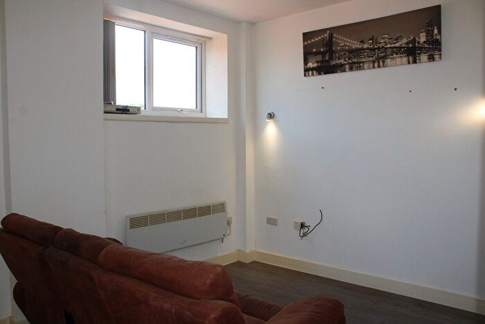 1 Bedroom Flat To Rent In Hendford, Yeovil, BA20