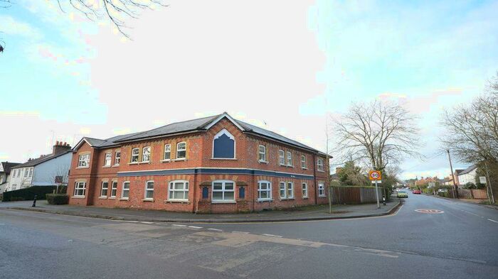 2 Bedroom Apartment To Rent In Fleur De Lis, SL4