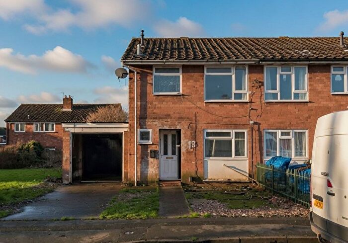 3 Bedroom End Terrace House For Sale In Simpson Road, Snodland, Kent, ME6