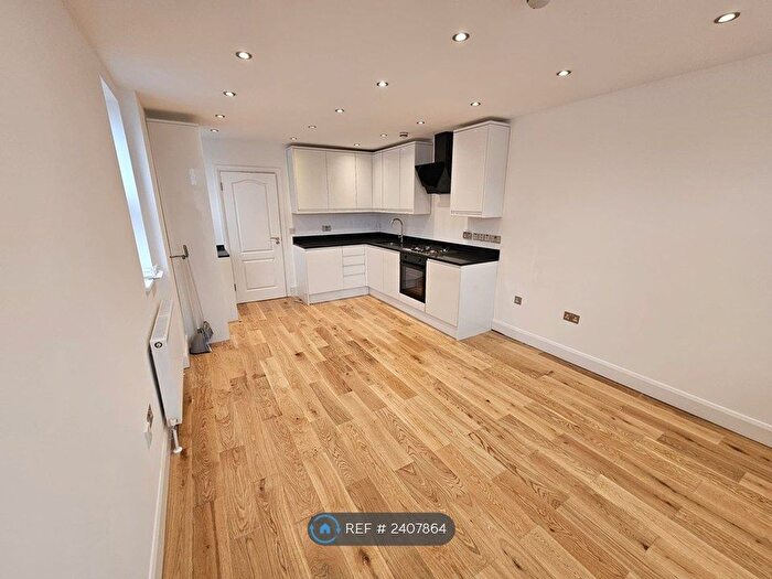 2 Bedroom Flat To Rent In Sunningfields Road, London, NW4