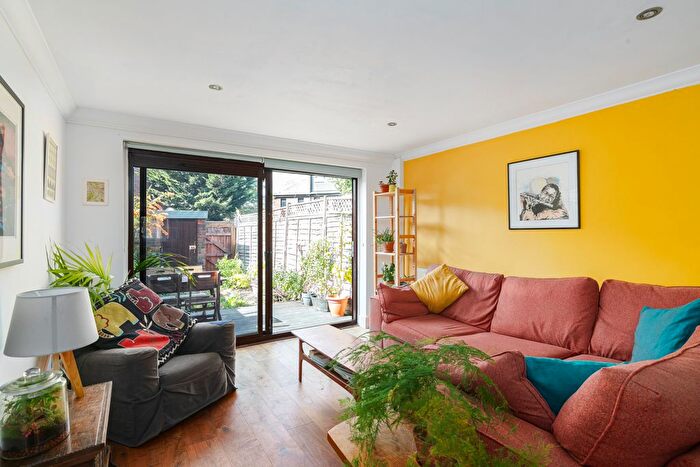 3 Bedroom Terraced House For Sale In Stonebridge Rd, London, N15