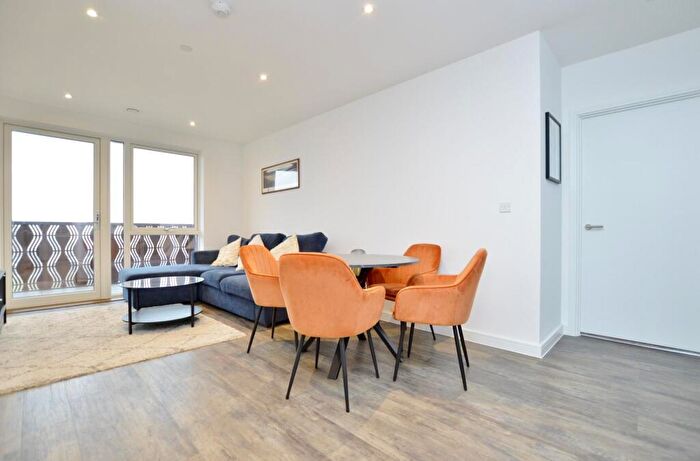 1 Bedroom Flat For Sale In Drydock Square, Barking, IG11