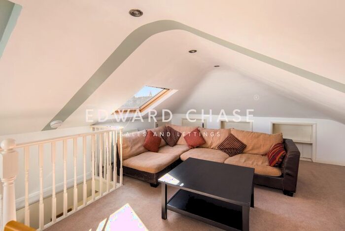 3 Bedroom Flat To Rent In Selborne Road, Ilford, IG1