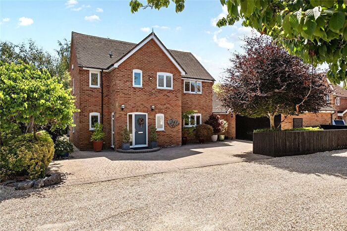 4 Bedroom Detached House For Sale In Heathfields, Chieveley, Newbury, RG20