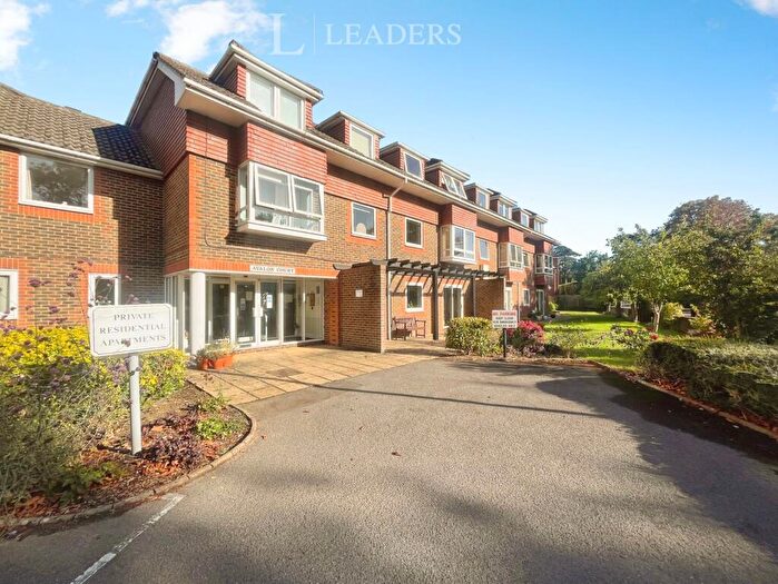 1 Bedroom Apartment For Sale In Horndean Road, Emsworth, Hampshire, PO10