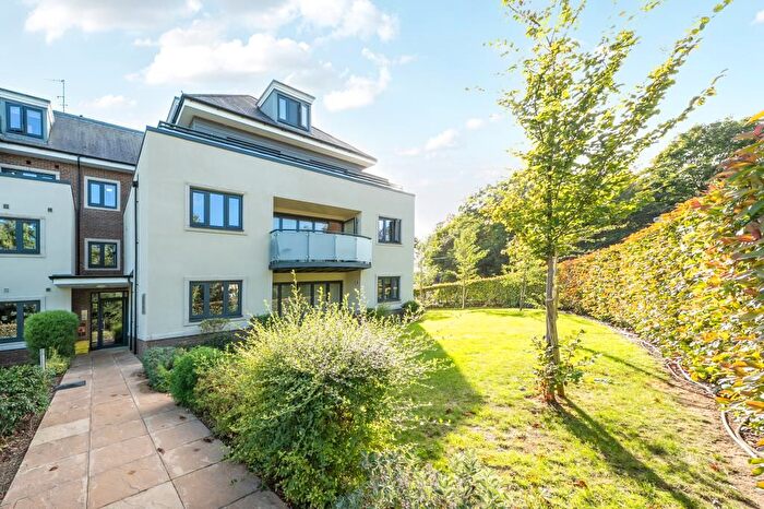 2 Bedroom Flat To Rent In Maidenhead, Taplow, SL6
