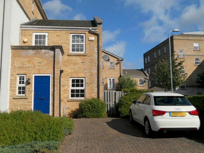 3 Bedroom Semi-Detached House To Rent In Llwyn Passat, Penarth, CF64