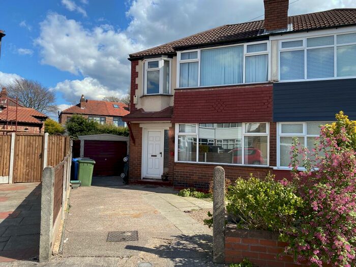 3 Bedroom Semi Detached House To Rent In Lighthorne Avenue, Cheadle Hulme, SK3