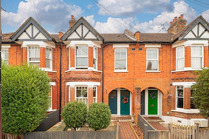 2 Bedroom Flat For Sale In Godstone Road, St Margarets, TW1