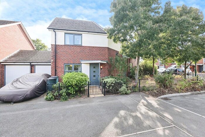 3 Bedroom Semi-Detached House For Sale In Keepers Gate, Birmingham, B37