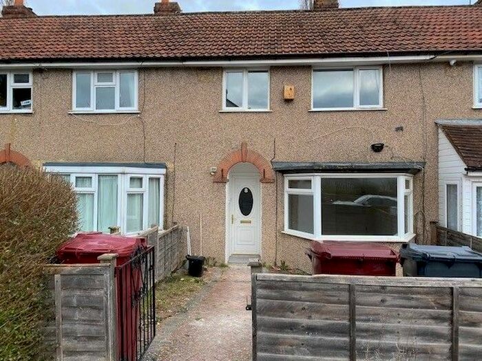 3 Bedroom Terraced House To Rent In Romsey Road, Tilehurst, Reading, RG30