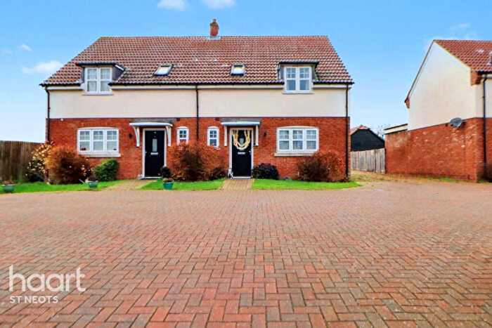 3 Bedroom Terraced House For Sale In Brooks Farm Cottage, Little Staughton, MK44