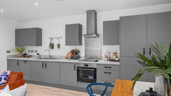 2 Bedroom Flat For Sale In Halewood Way, Rainham, RM13