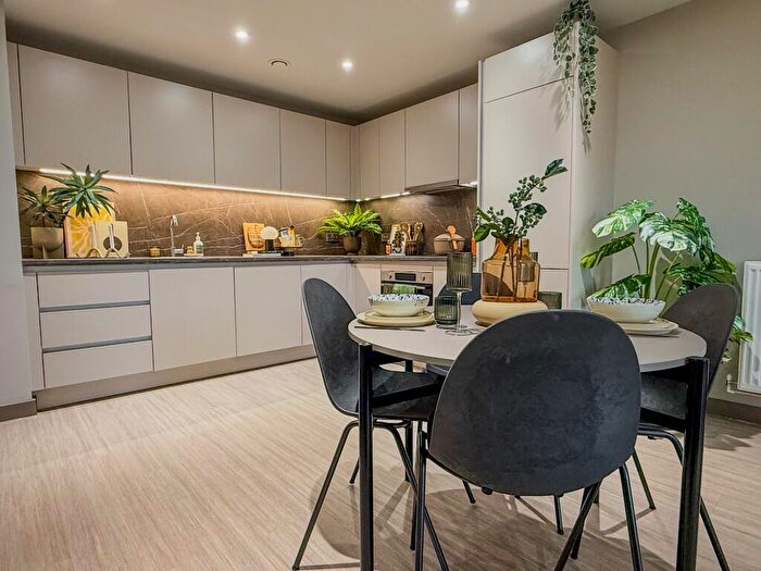 2 Bedroom Apartment To Rent In Candleriggs, Trongate, Glasgow, G1