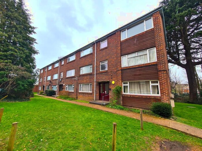 1 Bedroom Flat To Rent In Radstock Road, Woolston, SO19