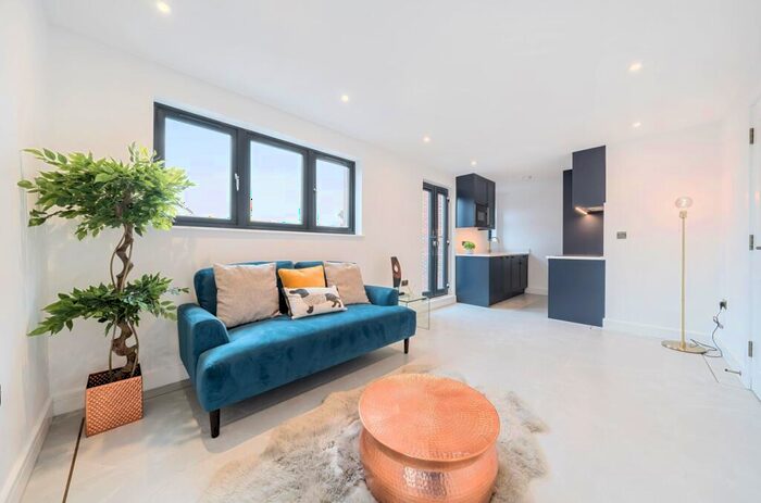 2 Bedroom Flat To Rent In Station Road Sidcup, DA15