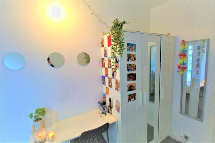 4 Bedroom Terraced House To Rent In Pomona Street, S11