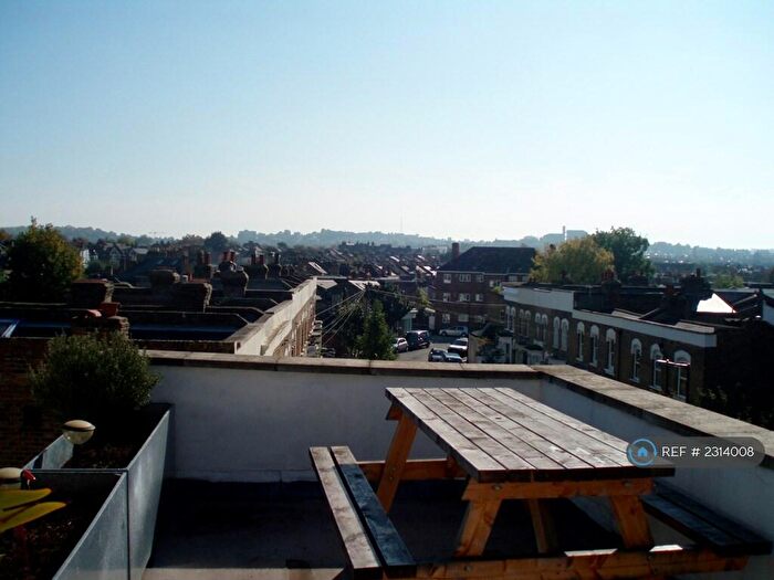 2 Bedroom Flat To Rent In East Dulwich Road, London, SE22