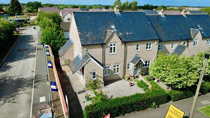 3 Bedroom Semi-Detached House For Sale In School Lane, Roxton, MK44