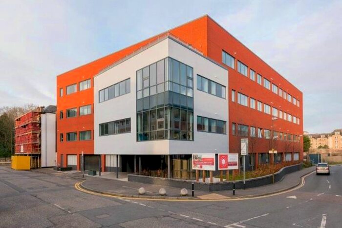 1 Bedroom Flat To Rent In Logie Green Road, Cannonmills, Edinburgh, EH7