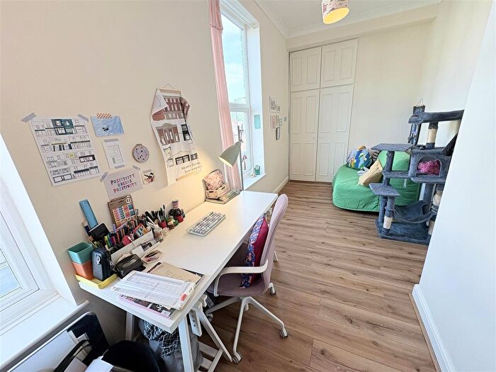 2 Bedroom Flat For Sale In Flat, College Road, Moseley, Birmingham, B13