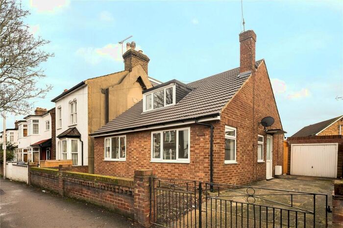 2 Bedroom Bungalow To Rent In Mulberry Way, South Woodford, London, E18