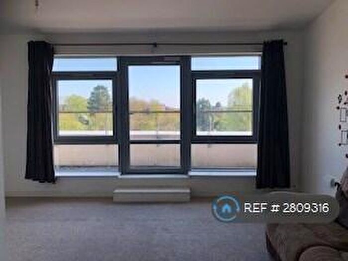 1 Bedroom Penthouse To Rent In Windmill Road, Slough, SL1